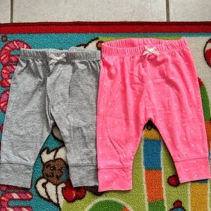 Bundle of 2 baby girls 🧒 leggings.